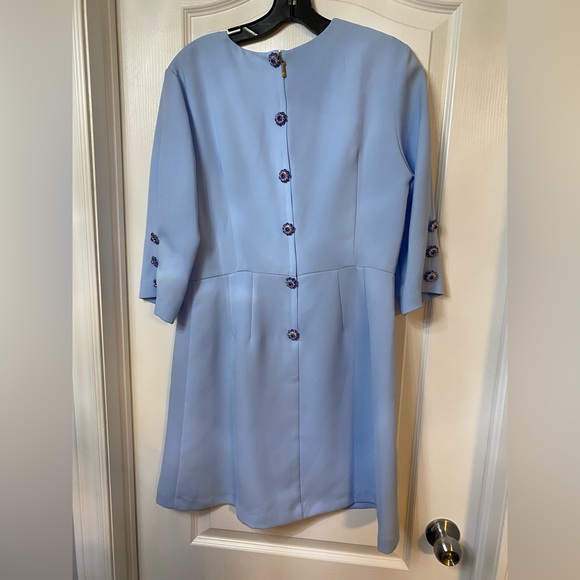 THIS DRESS!!!! Exact D&G design the tag says XL but it can fit size 8-10 M/L - Picture 8 of 8